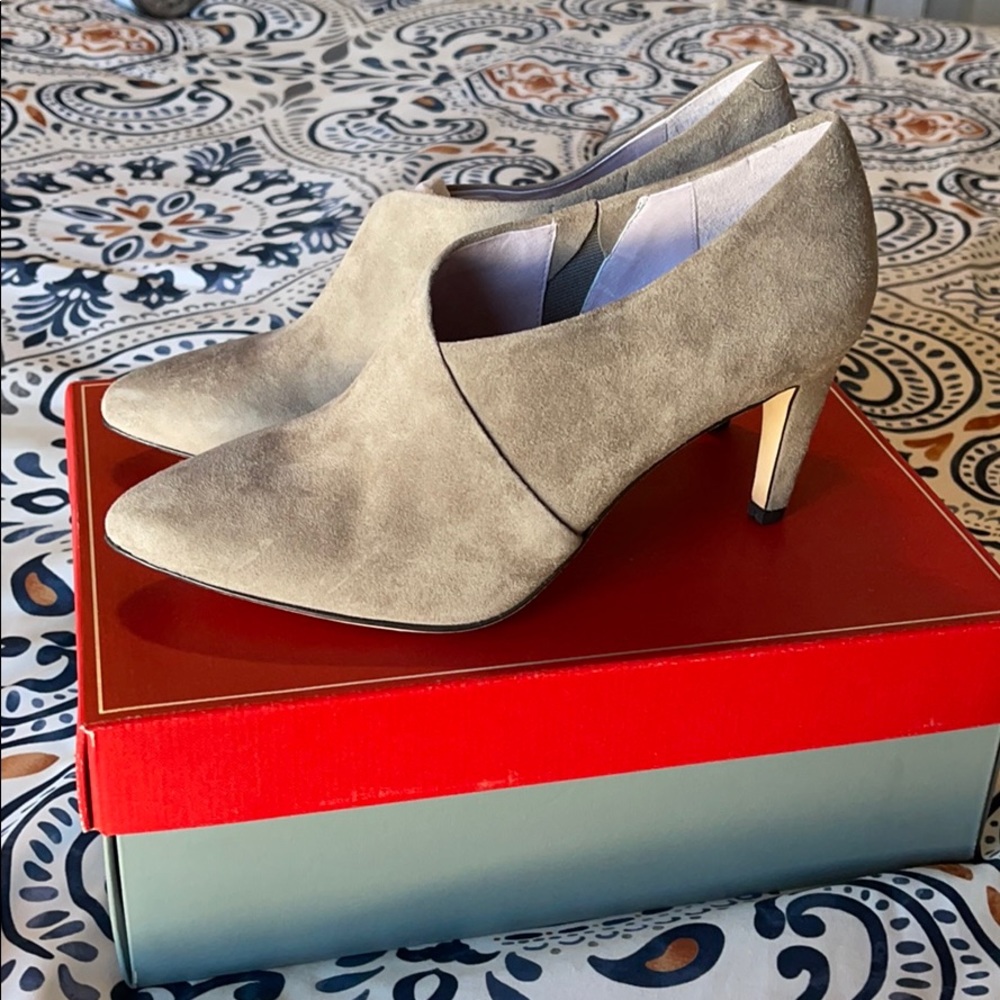 Johnson & Murphy Isabel booties suede 7.5 NEW